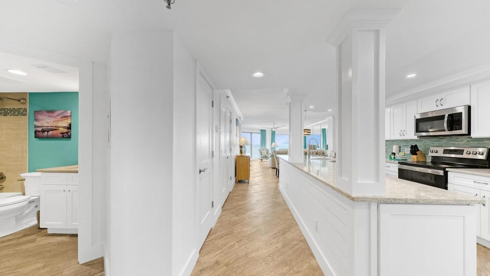 Condo, 1 King Bed with Sofa bed, Beach View (Inlet Reef 607) | Interior