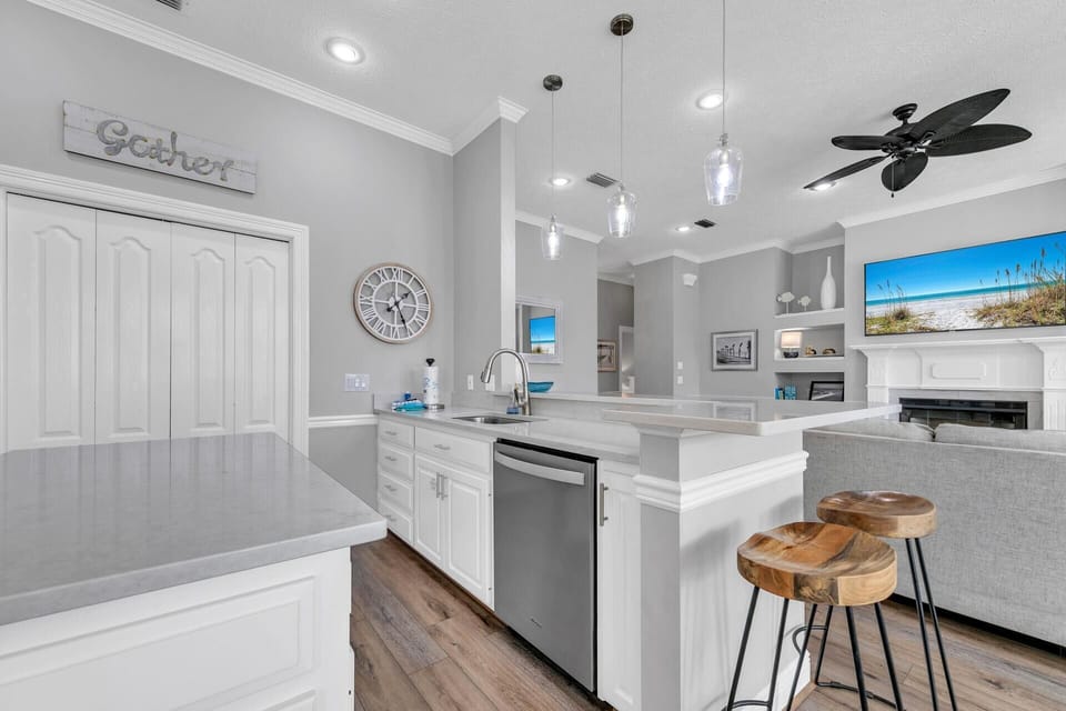 House, Multiple Beds (Sunset Bay) | Private kitchen