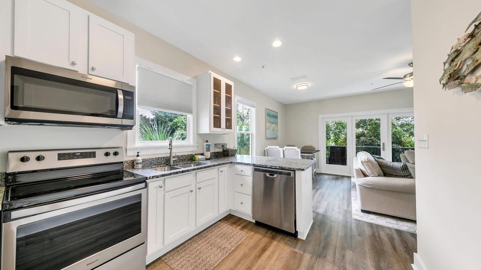 Condo, Multiple Beds, Beach View (Hidden Lake Condos 321) | Private kitchen | Oven, toaster