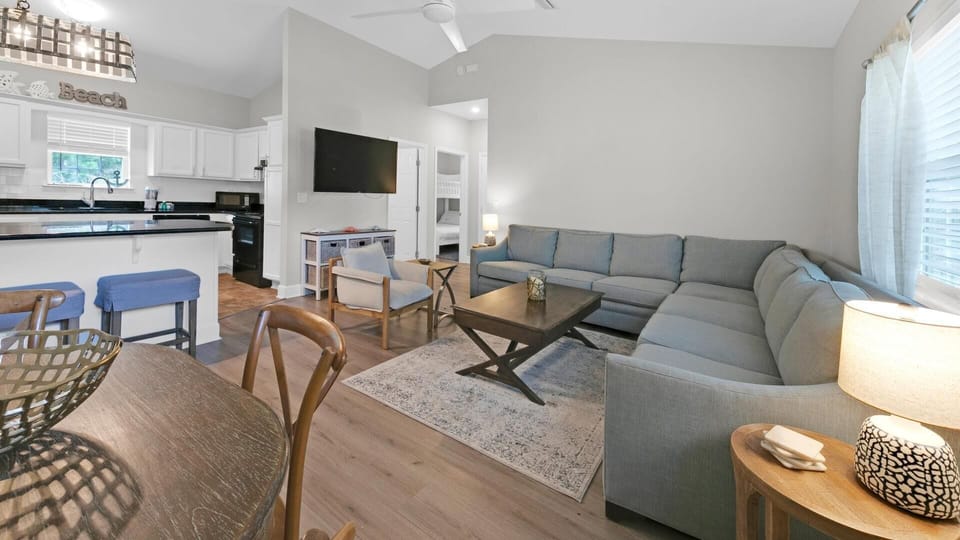House, Multiple Beds (Once Upon a Tide) | Living area