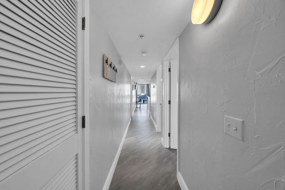 Condo, Multiple Beds, Beach View (Mainsail 443) | Interior