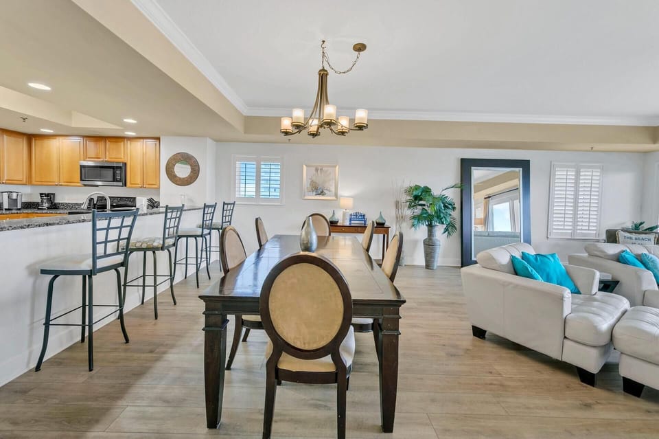 Condo, Multiple Beds (Harbor Landing 101B) | Dining