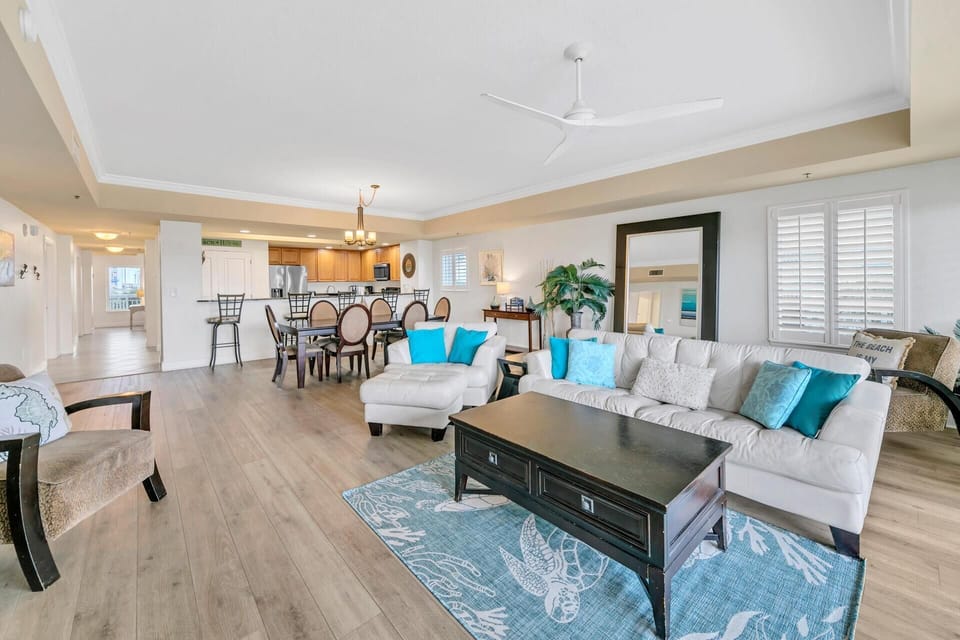 Condo, Multiple Beds (Harbor Landing 101B) | Living area