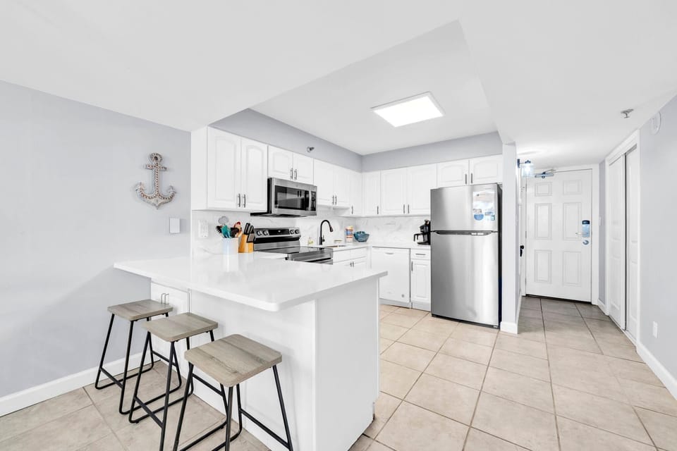 Condo, Multiple Beds (BeachCrest 101) | Private kitchen | Oven