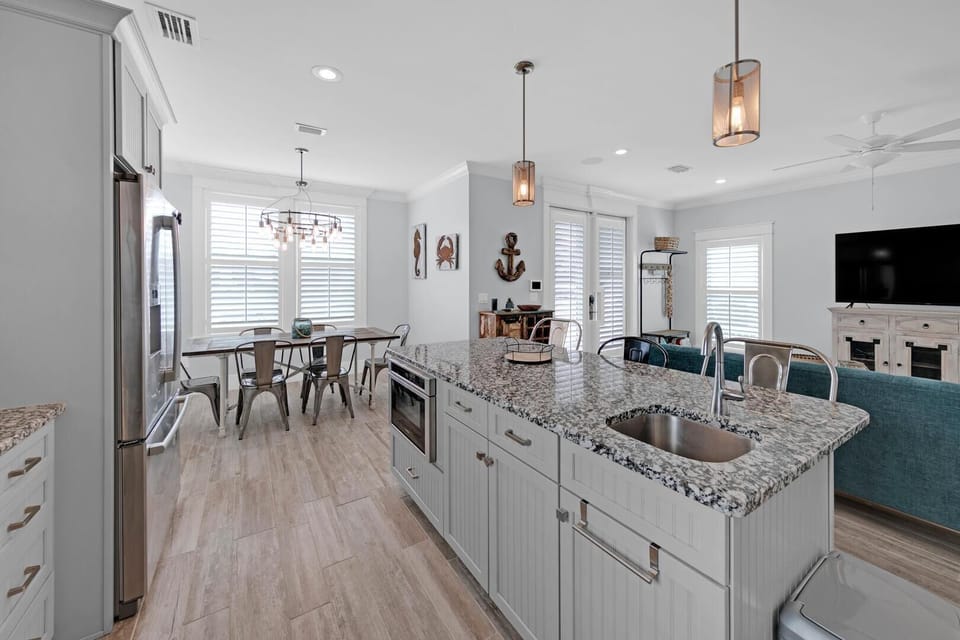 House, Multiple Beds (Sea Suite) | Private kitchen | Oven, toaster