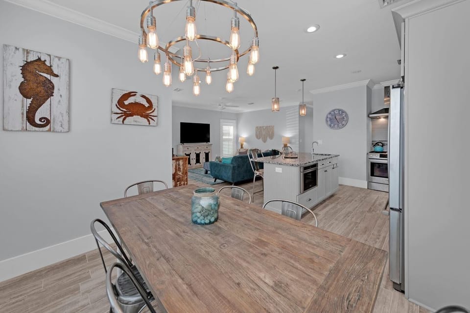 House, Multiple Beds (Sea Suite) | Dining