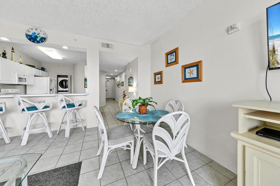 Condo, Multiple Beds, Beach View (Destin West Gulfside 304) | Dining