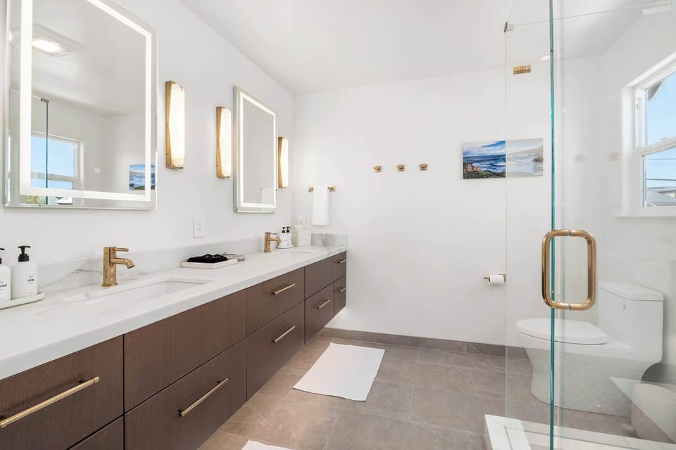 Primary Bathroom - Upstairs