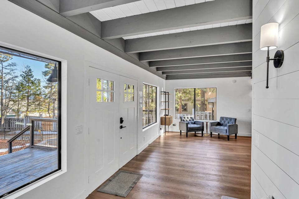 Step into modern luxury at this gorgeous 7-bedroom home.