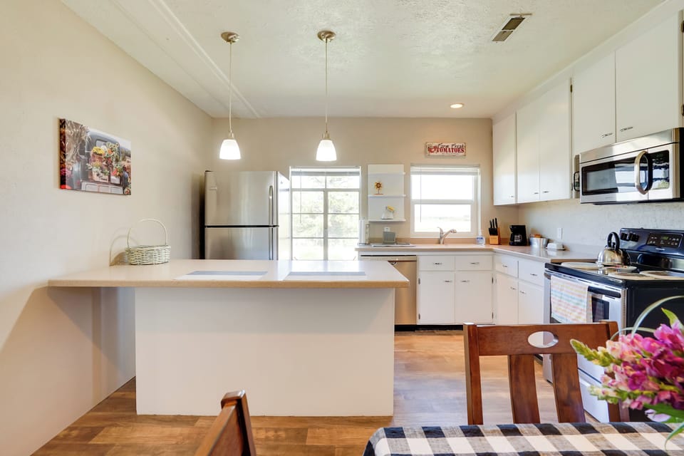 Kitchen | Cooking Basics | Keurig/Drip Coffee Maker