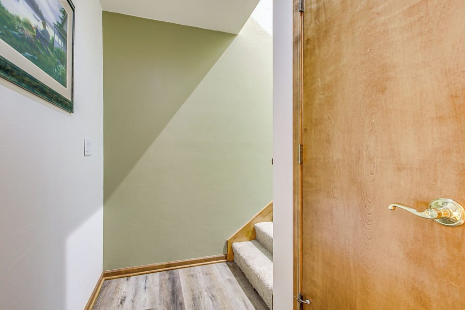 En-Suite Bathroom | Towels | Soaker Tub | Main Level