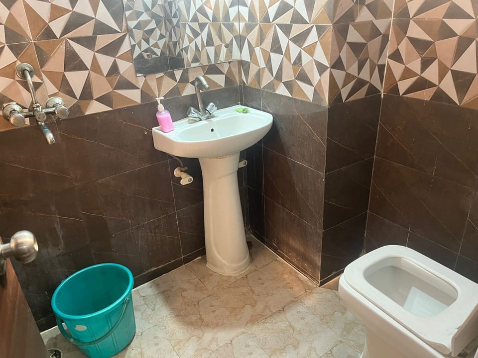 Deluxe Room | Bathroom