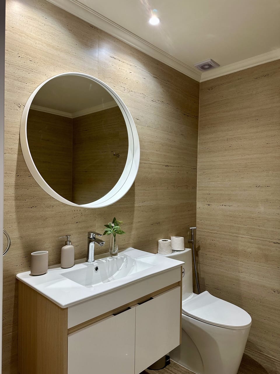 Standard Room | Bathroom | Shower, rainfall showerhead, free toiletries, hair dryer