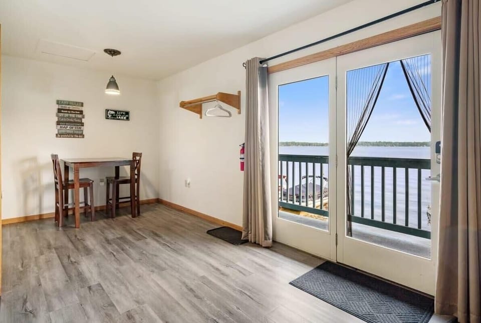 Dining table and view of the lake