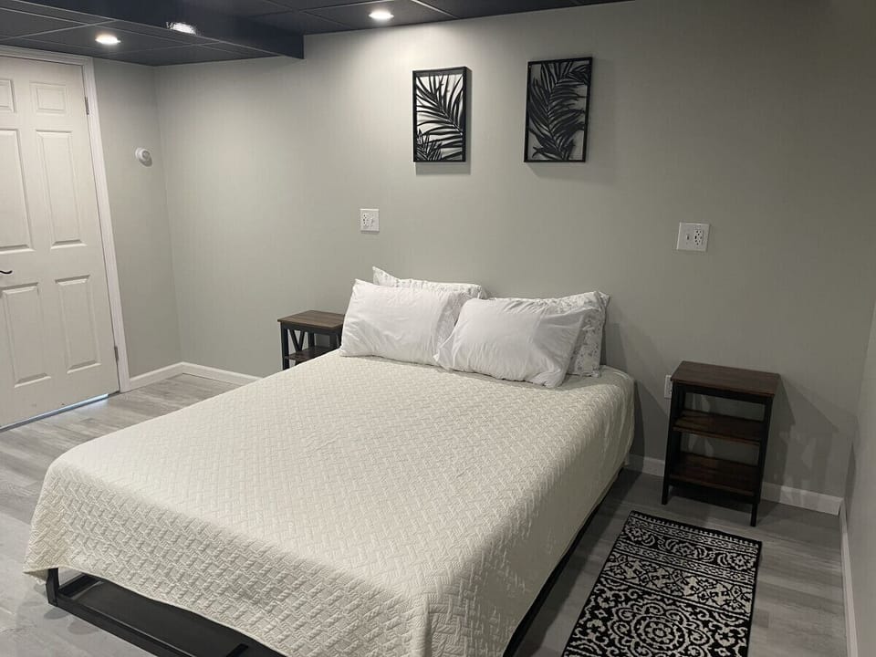 Queen Bedroom