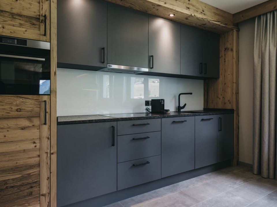 Three-room apartment Superior IV | Private kitchen | Fridge, oven, stovetop, dishwasher