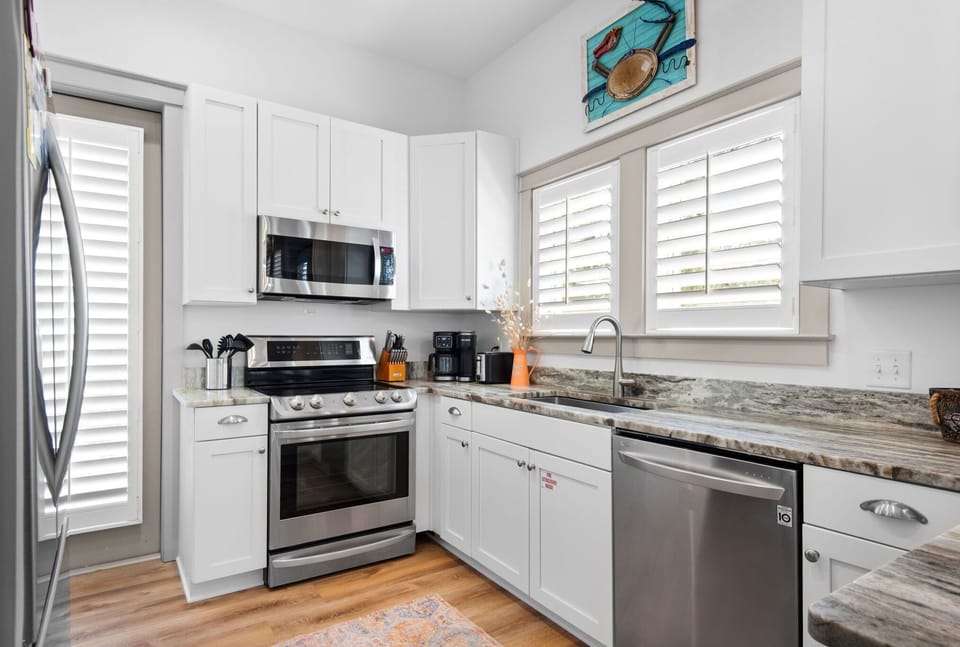 House, Multiple Beds, Patio, Ocean View (Memory Maker) | Private kitchen | Coffee/tea maker