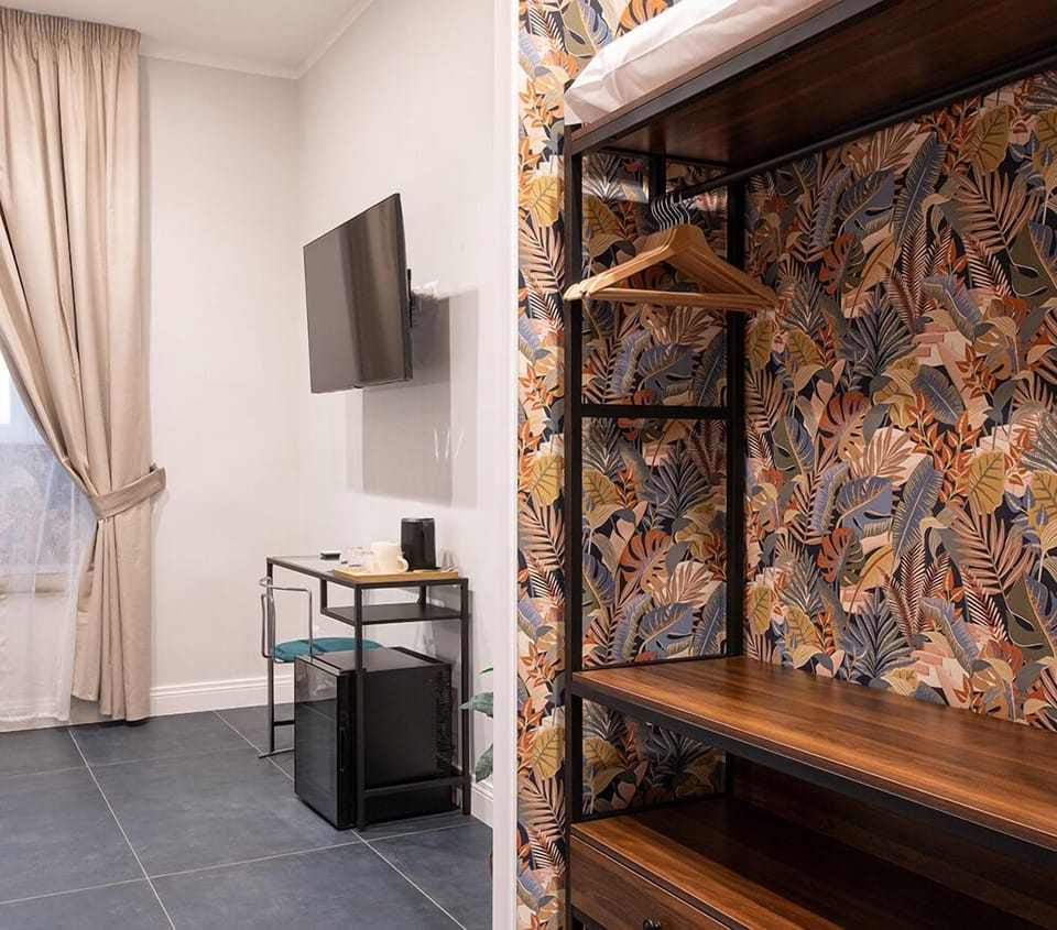 Comfort Triple Room | Desk, blackout drapes, free WiFi, bed sheets