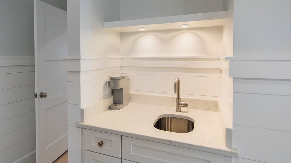 House, Multiple Beds, Pool Access, Pool View (318 Canal Street) | Private kitchen