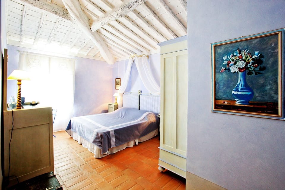 Classic Double or Twin Room | Minibar, soundproofing, free WiFi