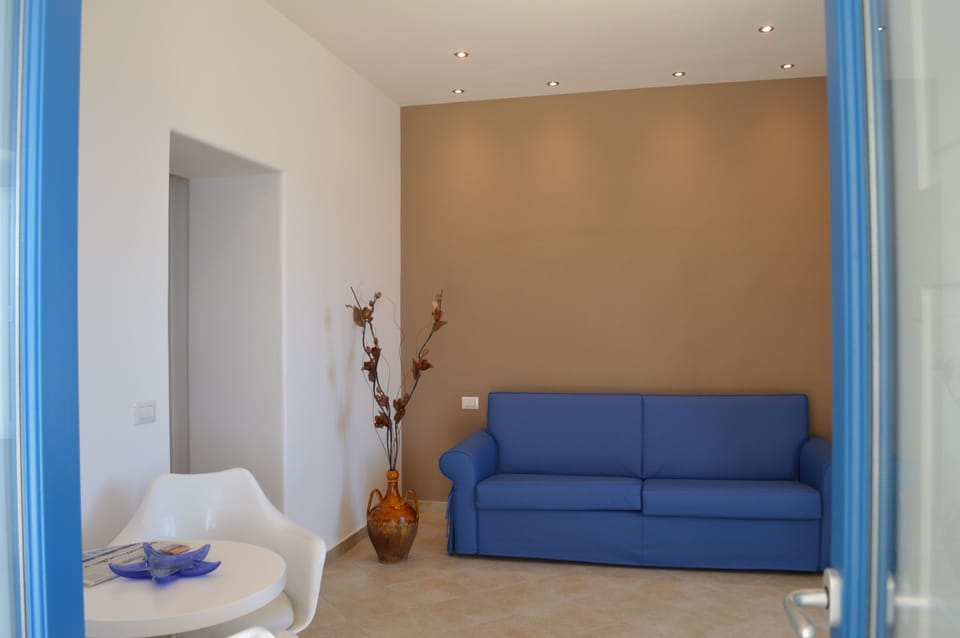 Suite | Living room | Flat-screen TV