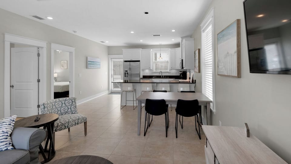 House, Multiple Beds, Patio, Garden View (Thirty-Eh) | In-room dining