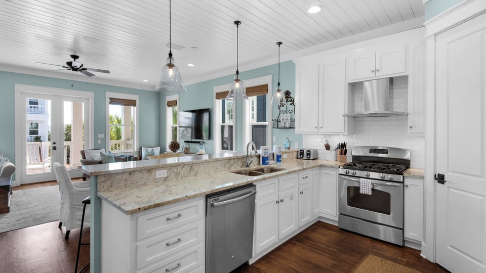 House, Multiple Beds, Patio, Partial Ocean View (Royal Seaview) | Private kitchen | Coffee/tea maker