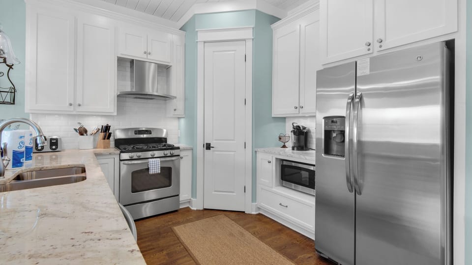 House, Multiple Beds, Patio, Partial Ocean View (Royal Seaview) | Private kitchen | Coffee/tea maker