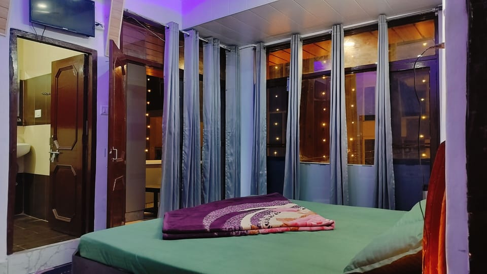 Deluxe Room | 1 bedroom, free WiFi, bed sheets