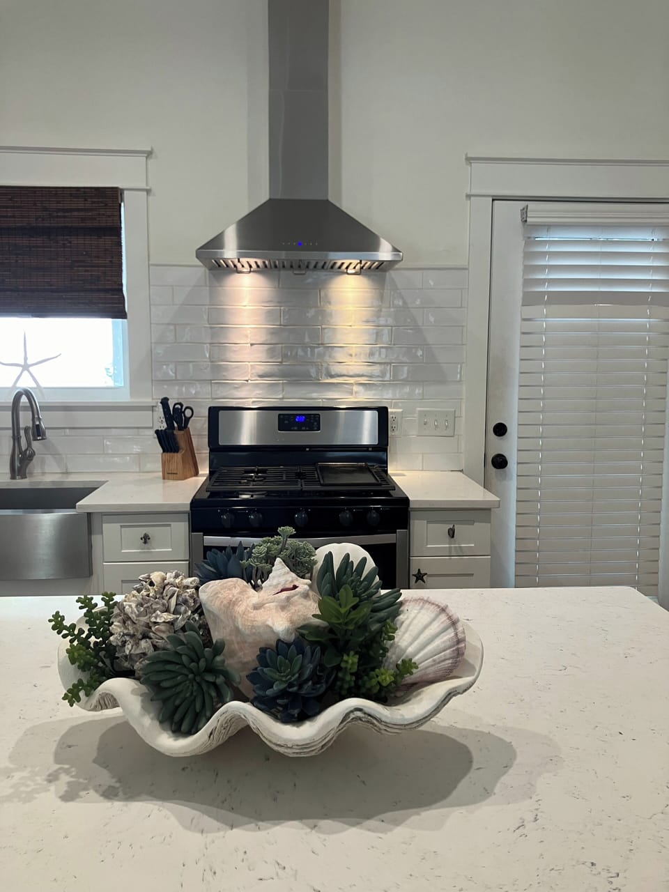 House, Multiple Beds, Patio, Garden View (Bijou by the Sea) | Private kitchen