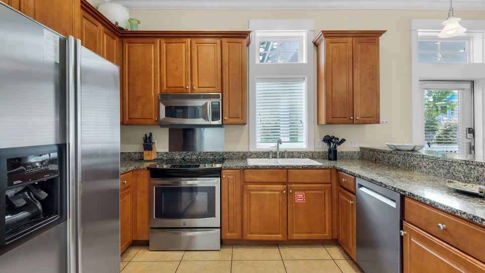 House, Multiple Beds, Patio, Garden View (Mermaids' Rest) | Private kitchen | Coffee/tea maker