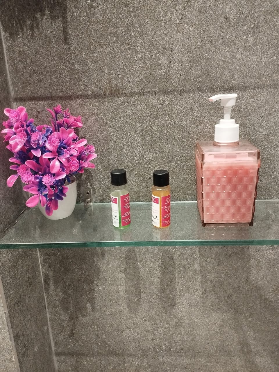 Classic Studio, City View | Bathroom | Shower, free toiletries, soap, shampoo