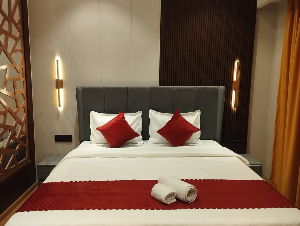 Classic Studio, City View | Free WiFi