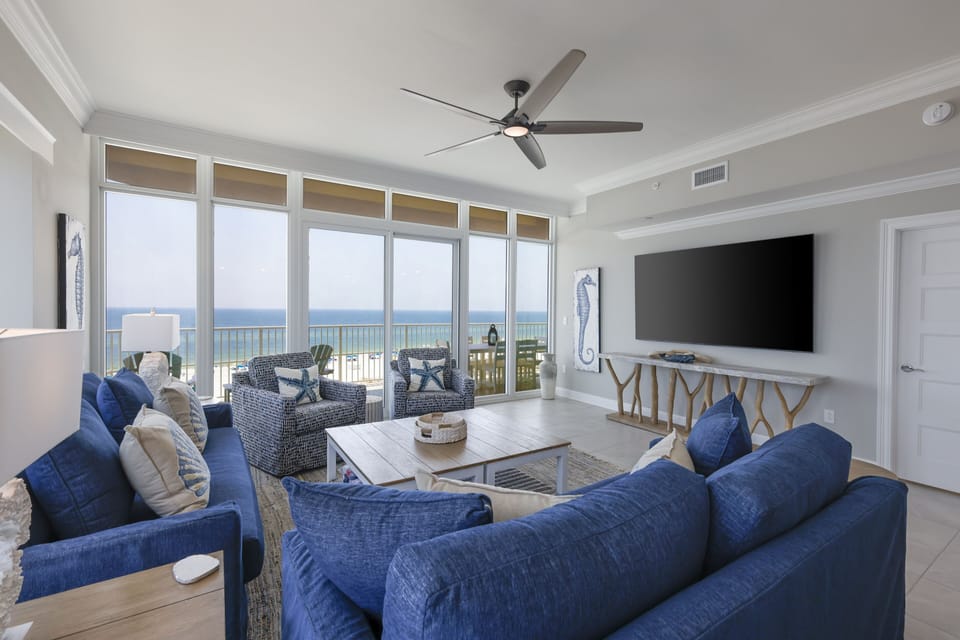 Condo, 4 Bedrooms | Living area