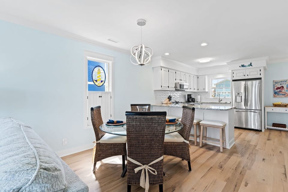 House, 2 Bedrooms | Dining