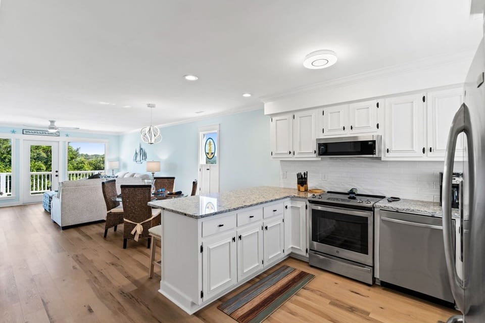 House, 2 Bedrooms | Private kitchen | Coffee/tea maker, fridge, oven, toaster