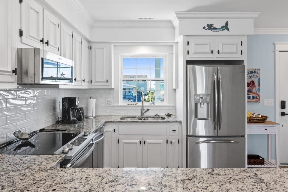 House, 2 Bedrooms | Private kitchen | Coffee/tea maker, fridge, oven, toaster