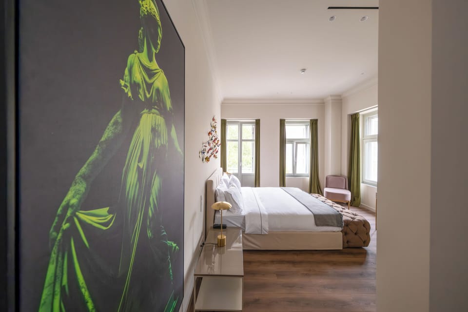 Premium bedding, minibar, in-room safe, blackout drapes