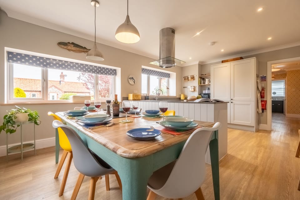Spring Cottage, Burnham Market: Open-plan kitchen/dining room