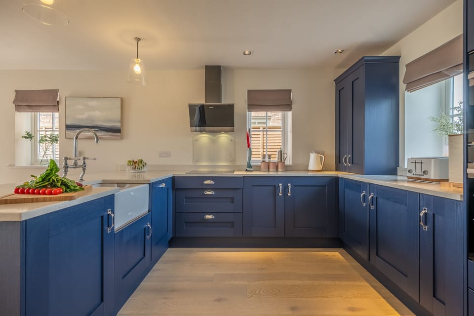 Ground floor: Stylish kitchen with modern appliances