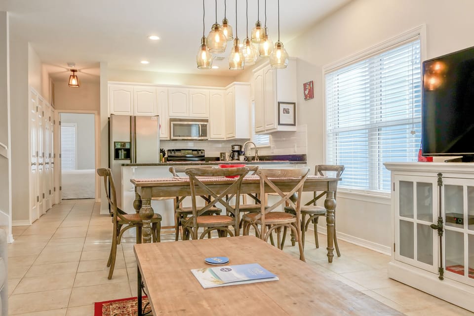 House, Multiple Beds, Patio, Garden View (Even Keel) | Private kitchen | Coffee/tea maker