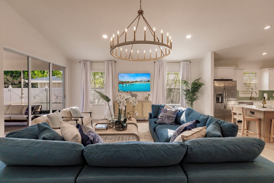 Living room opens to the lanai