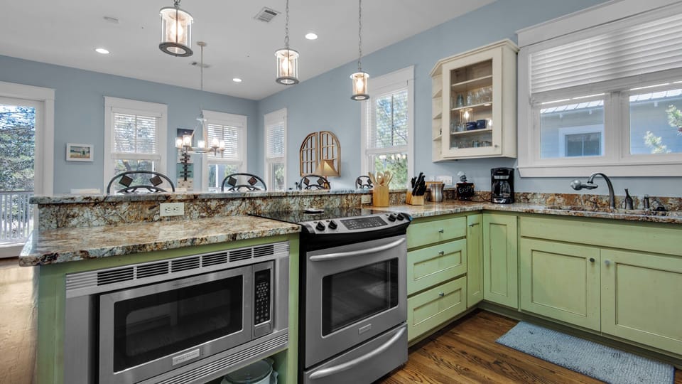 House, Multiple Beds, Garden View (Grayt Comfort) | Private kitchen