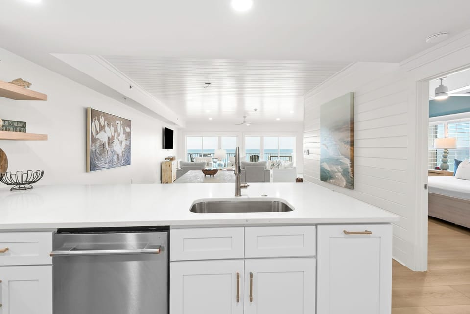 Condo, Multiple Beds, Balcony, Ocean View (Sago Sands 402) | Private kitchen