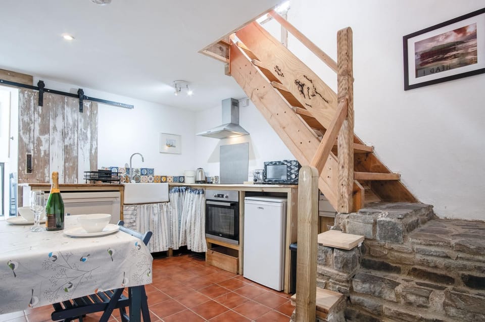 Soap Barn - 1 Bedroom Cottage - Manorbier (19540)