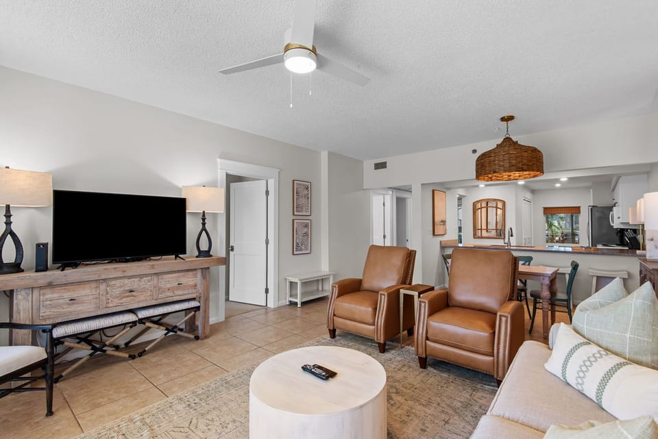 Condo, Multiple Beds, Patio, Pool View (High Pointe Resort 132) | Living area