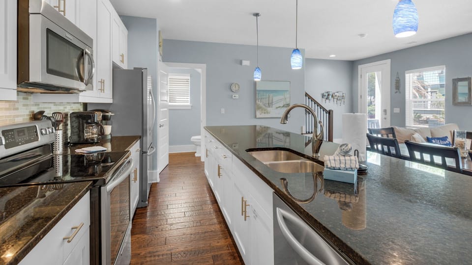 House, Multiple Beds, Patio, Garden View (Little Bird's Nest) | Private kitchen | Coffee/tea maker