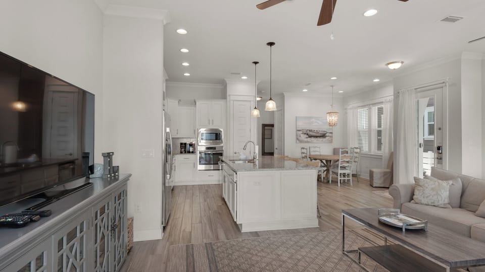 House, Multiple Beds, Patio (Our Happy Place) | Private kitchen