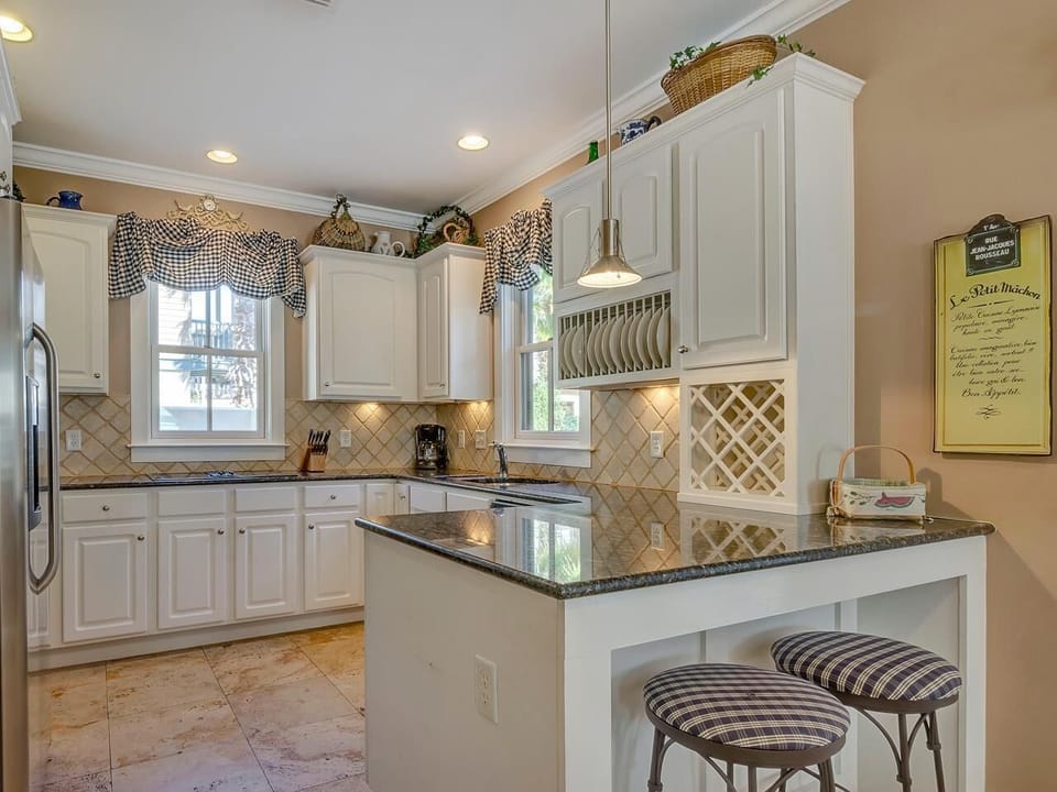 House, Multiple Beds, Patio, Garden View (Mon Petit Chateau) | Private kitchen | Coffee/tea maker