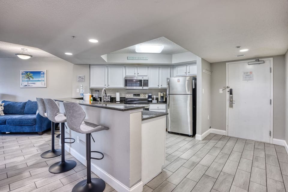 House | 1 bedroom, desk